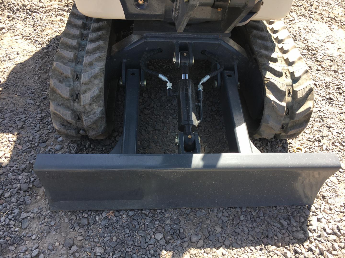 ./imagenes/INVOICE/2019/16887/MINI EXCAVADORA SHANDING SD13D (17).JPG